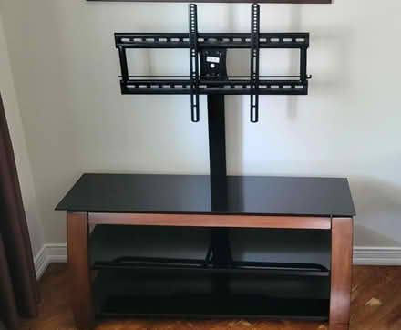 Photo of free TV Stand (Upper Beaches) #1