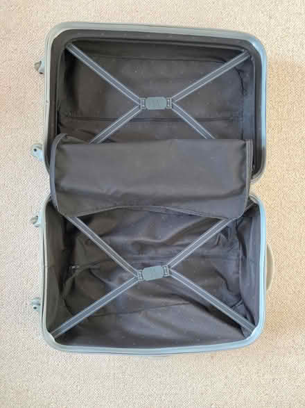 Photo of free Medium Hard-Shell Suitcase (HG2 Starbeck) #4