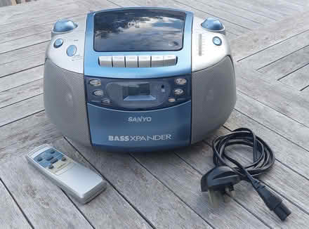 Photo of free CD/Radio/Cassette Player (Bussage GL6) #1