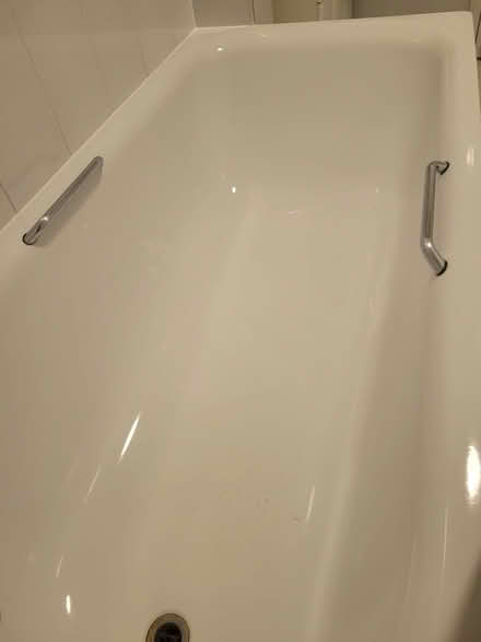 Photo of free Bath tub- barely used (NW7 (Mill Hill)) #2