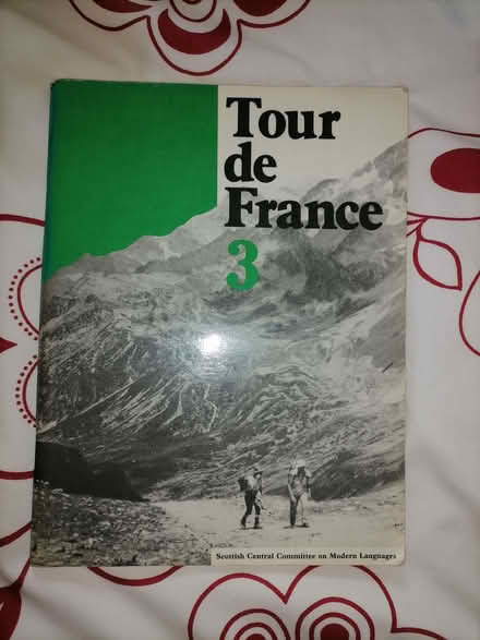 Photo of free French language comprehension book (Tillicoultry FK13) #1