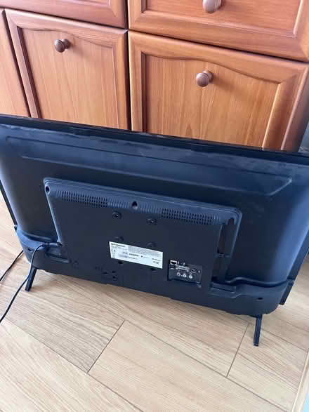 Photo of free 32’ smart TV (CM3 Danbury) #2