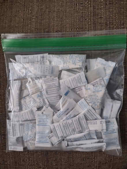 Photo of free Silica gel dessicant packs (Allendale Park, Oakland) #1