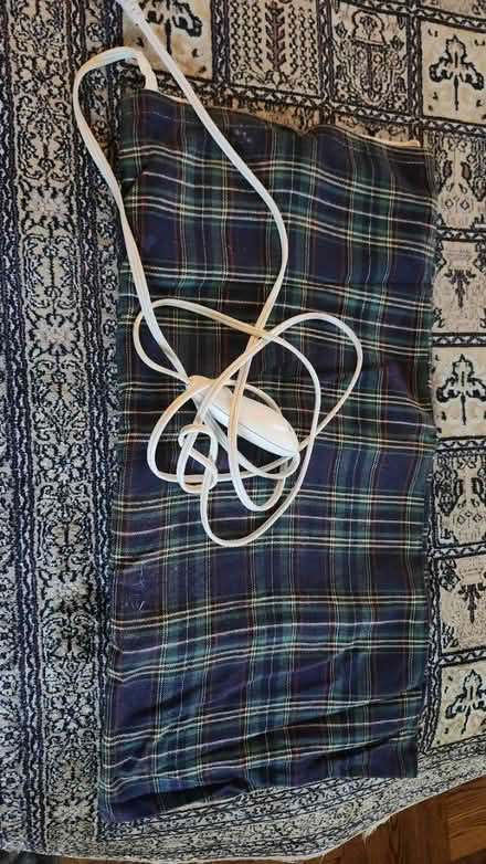 Photo of free Electric heating pad (Kew Gardens Queens) #1