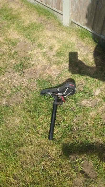 Photo of free Bike seat and post (Isleworth, TW3) #1