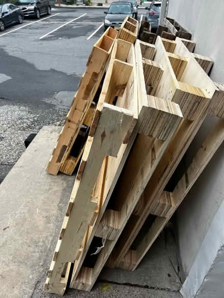 Photo of free Wood skids (Milford nj) #1