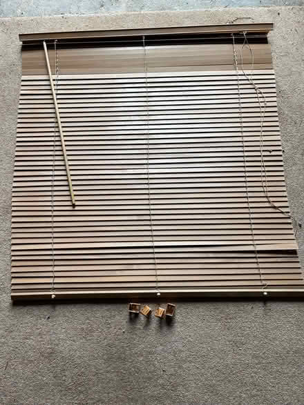 Photo of free Wood effect Venetian blind (Kendal LA9) #1