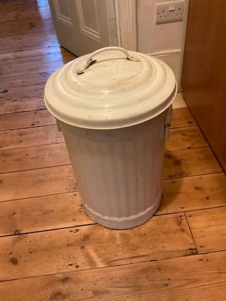 Photo of free Mini dustbin (Twickenham TW1 (Twickenham TW1 (St Margarets)) #1