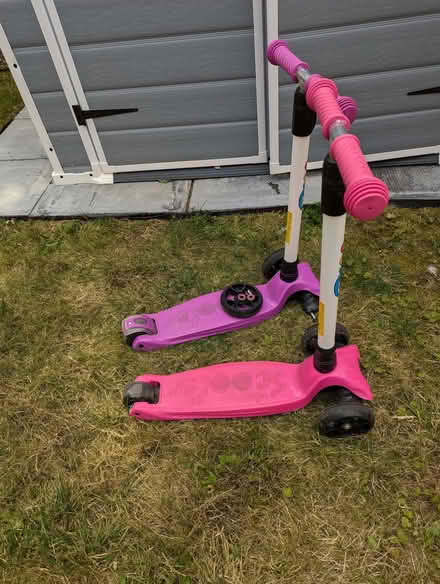 Photo of free Two Kid's Scooters (see pictures for it's state) (Bedwell SG1) #4