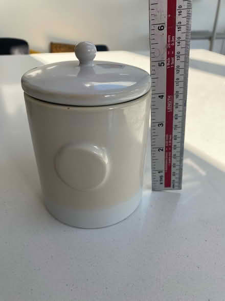 Photo of free Ceramic pot (Woodford Green IG8) #1