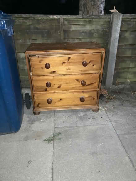 Photo of free Chest of drawers. Needs repair (Hendon, London NW4) #3