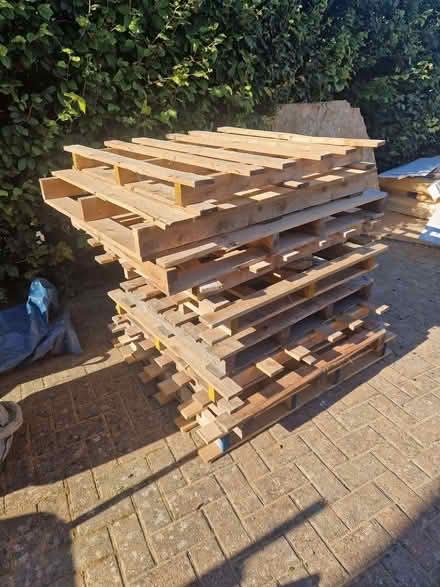 Photo of free 10 pallets in rickmansworth (Rickmansworth WD3) #1