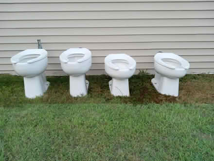 Photo of free 4 toilets- 2 sizes, no tanks (Salem, NH) #1