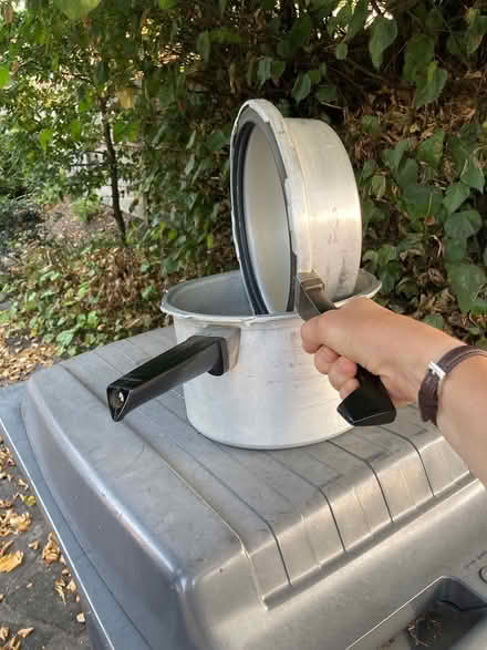 Photo of free Pressure cooker: looks intact (Hendon, London NW4) #1