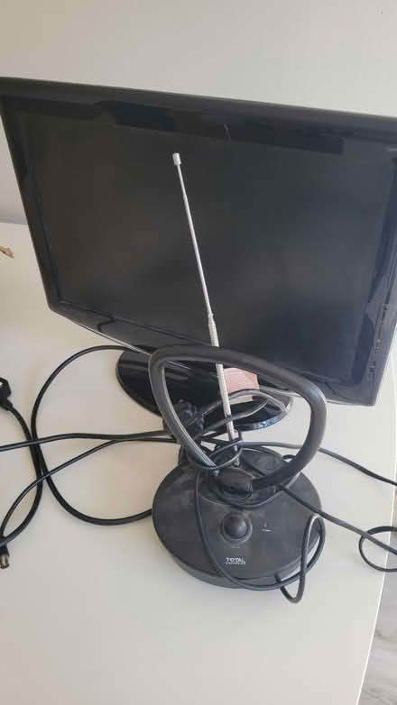 Photo of free Samsung Television (Streatham Common) #3