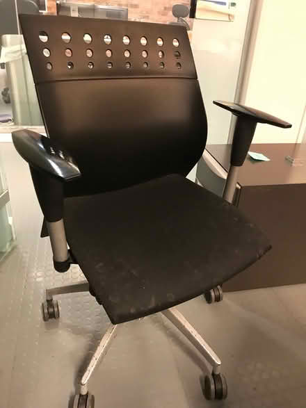 Photo of free 1 office chairs (Fitzrovia, W1W) #1