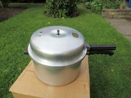 Photo of free Presto Pressure Cooker (Kelsall CW6) #1