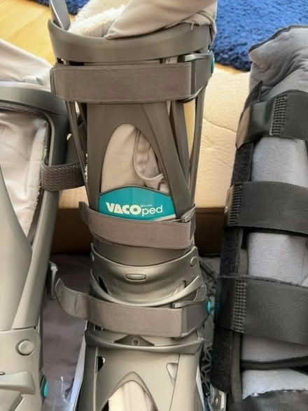 Photo of free Orthopaedic boot (Earls Court SW5) #2