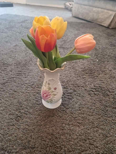 Photo of free Fake flowers in vase (Stockport SK3) #1