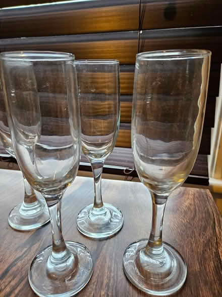 Photo of free wine glasses (Near Vassar College)