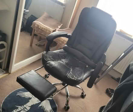 Photo of free Office chairs needs tlc (Tw14 9rq) #1
