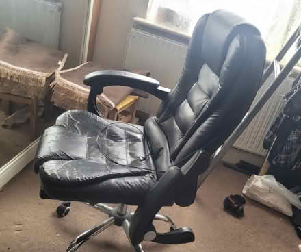 Photo of free Office chairs needs tlc (Tw14 9rq) #3