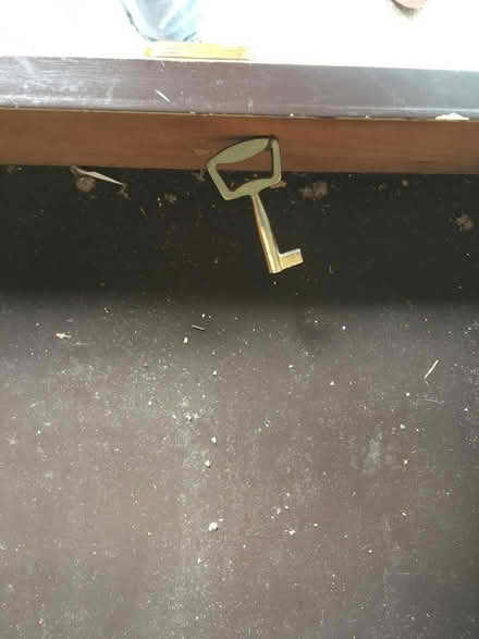 Photo of free Wooden desk with lockable drawers (Corscombe near Beaminster) #3