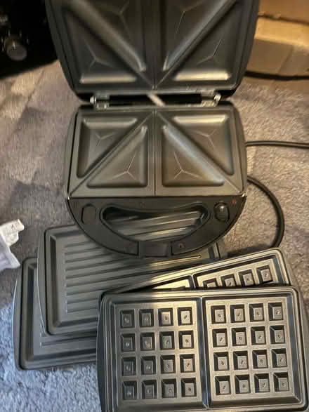 Photo of free Tower Sandwich Toaster (Sundon Park LU3) #1