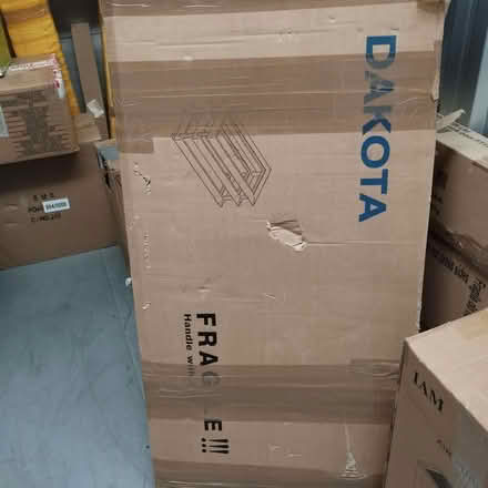 Photo of free ZINDAKOTA/BK DAKOTA Black Tempered Glass TV stand (Doncaster DN1) #1