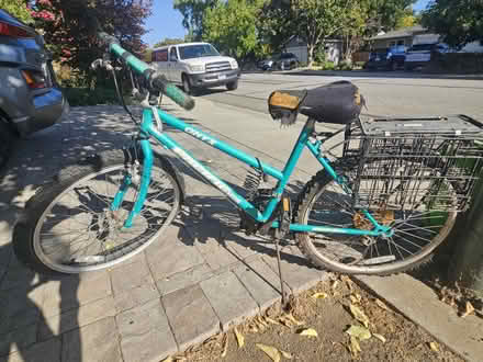 Photo of free Bicycle (Ernestine Lane, Mountain View) #1