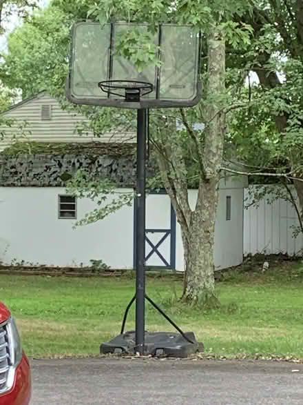 Photo of free Portable Basketball Hoop (Kingwood by Tavern 519) #1