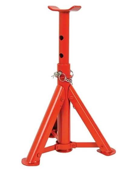Photo of axle stands (L31 Maghull) #1