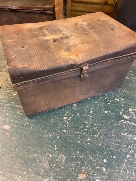 Photo of free Vintage metal trunk (Trowbridge BA14) #2