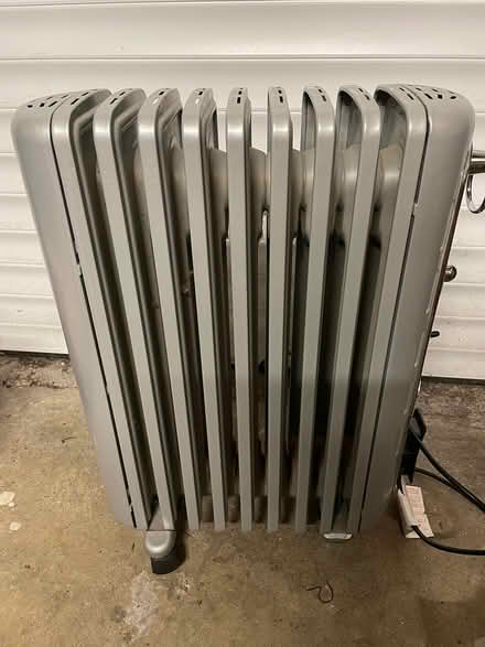 Photo of free DeLonghi plug in radiator (Sidcup DA15) #1
