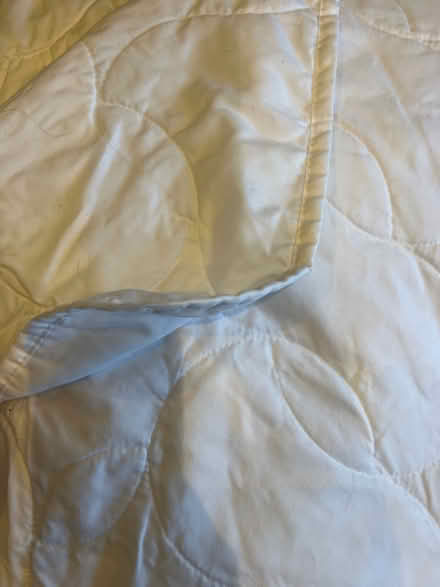 Photo of free Very thin summer super king duvet (Fulham SW6) #2