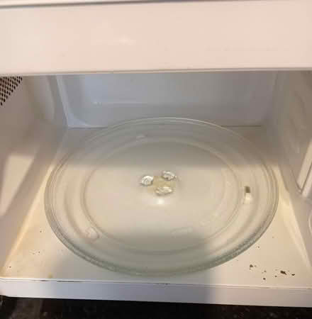Photo of free Microwave (Caernarfon LL55) #4