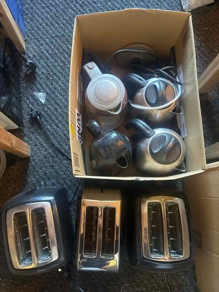 Photo of free 3 toaster 4 kettles (L7) #1