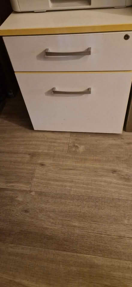 Photo of free White Desk Drawers on wheels (TN29) #1