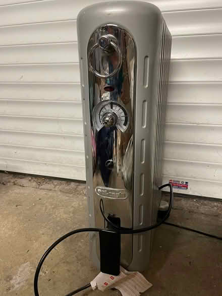 Photo of free DeLonghi plug in radiator (Sidcup DA15) #3