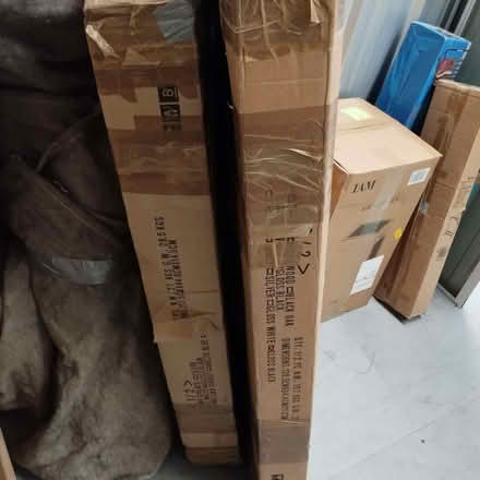 Photo of free ZINDAKOTA/BK DAKOTA Black Tempered Glass TV stand (Doncaster DN1) #2