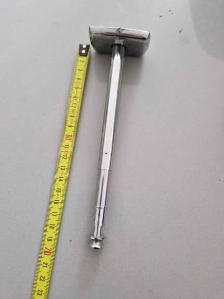Photo of free Extendable towel rod (Broxbourne EN10) #2