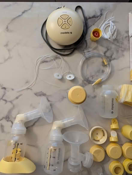Photo of free Medela breast pump kit (KT7) #3