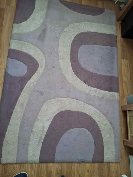 Photo of free Rug 1200 x 1800 (4' x 6') (AL6 Welwyn) #1