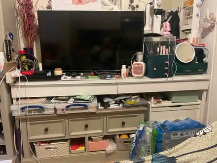 Photo of free White long desk/ dressing table (Hampstead Way NW11) #2