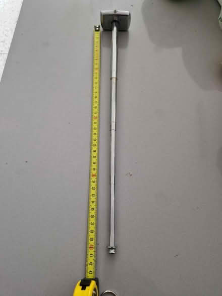 Photo of free Extendable towel rod (Broxbourne EN10) #1