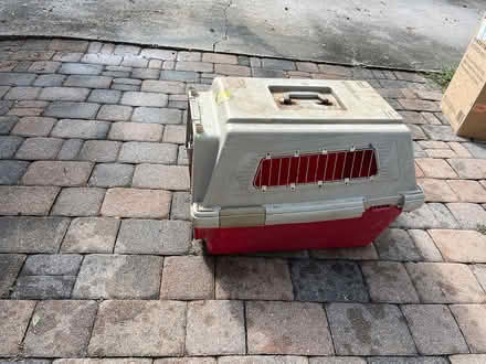 Photo of free Cat or small dog carrier (Dunnellon) #3