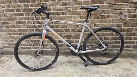 Photo of free Men’s hybrid bike (Peckham SE15) #1