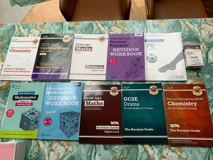 Photo of free GCSE Revision books suit Year 10 (Walton on the Hill KT20) #1