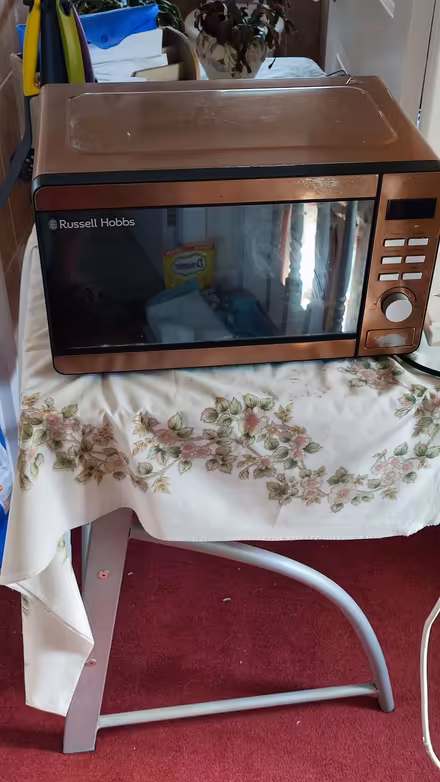 Photo of free 800kw microwave in bronze type colour (Northowram HX3) #1