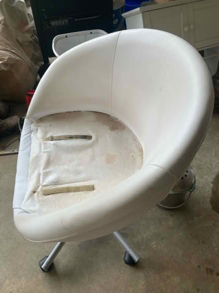 Photo of free Desk chair (Middletown) #1